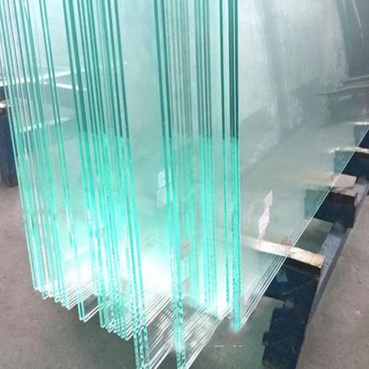 Ultrahelder glas